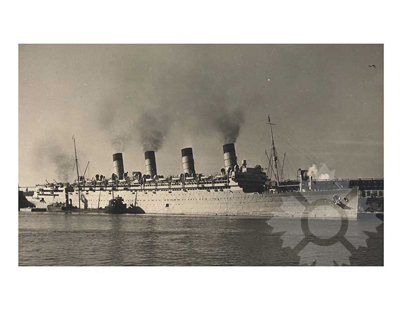 Black and white photo of the ship Aquitania (RMS)
