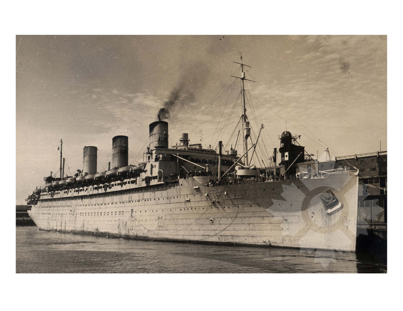 Black and white photo of the ship ile de france (SS) (1926-1959) WWII